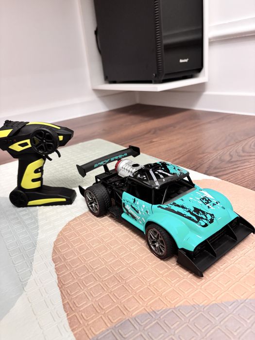 Машинка радиоуправляемая