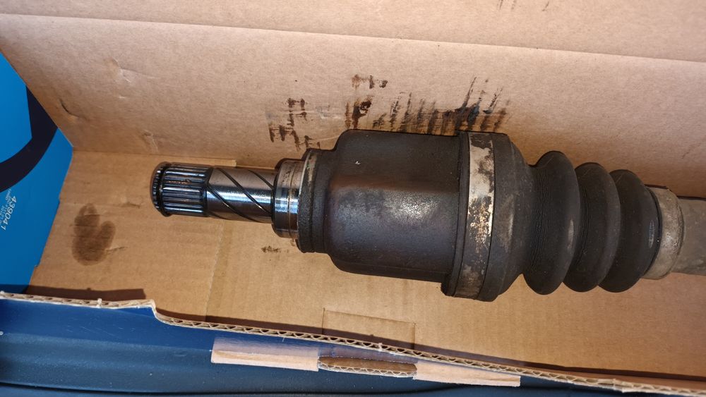 Рено Сценик 2 полуоска лява -1.6 бензин 6 скорости