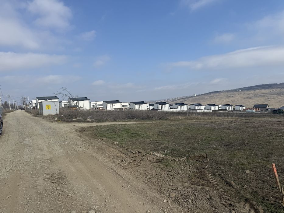 Teren Intravilan ( zona Beldiman Rediu-Valea Lupului )langa Done Rez