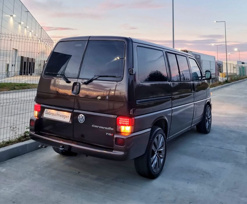VW Caravelle 2.5Tdi 151Cp 2003 8locuri Clima spate Usi pe ambele parti