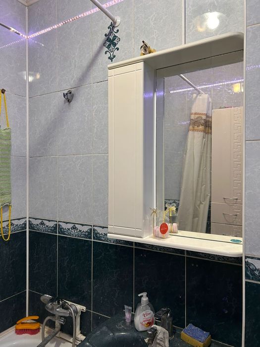 Продаётся трёхкомнатная квартира.  ЦОТ.