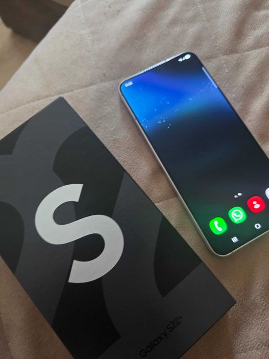 Продам телефон Samsung S22+ б/у.