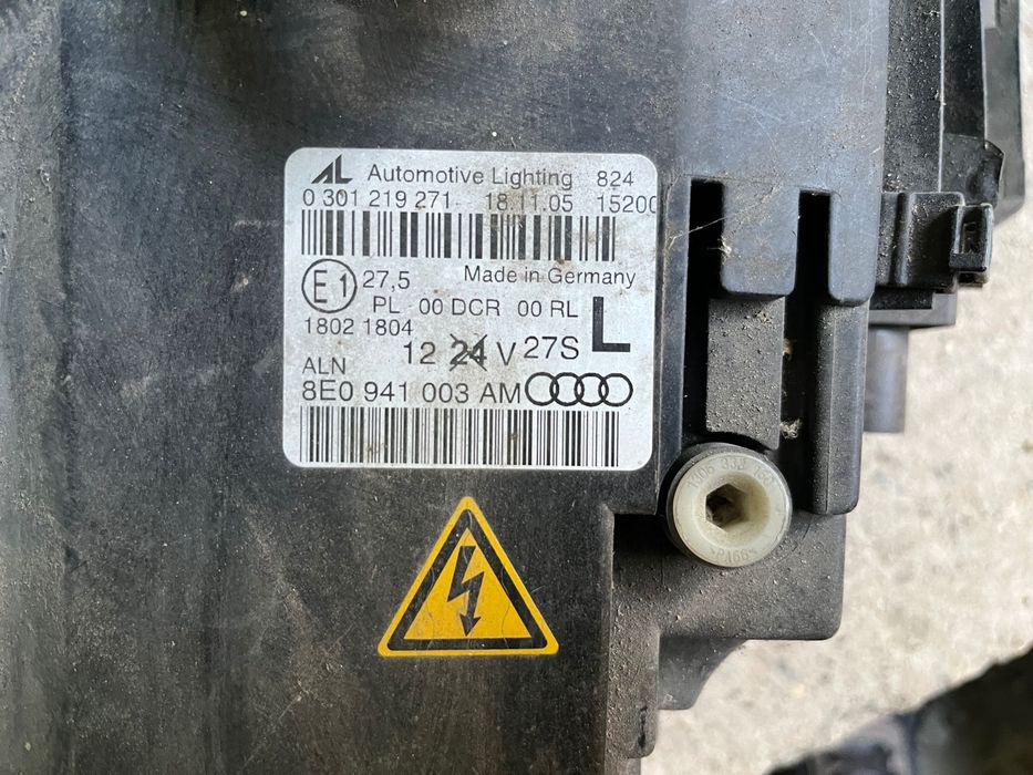 Faruri bi-xenon Audi A4 2007