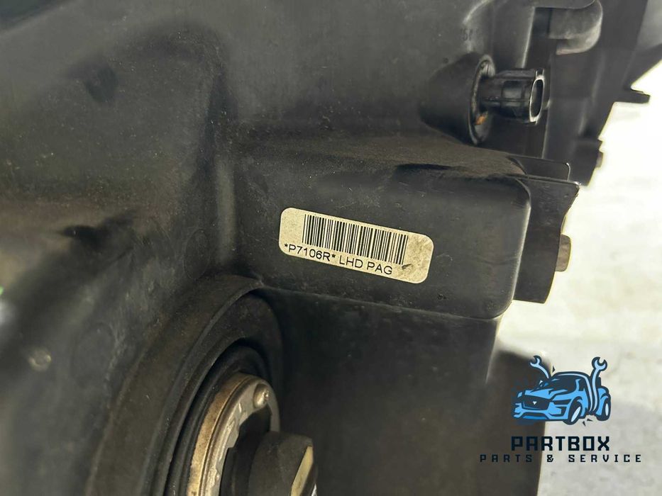 Десен фар за Toyota Corolla Verso 2008 facelift