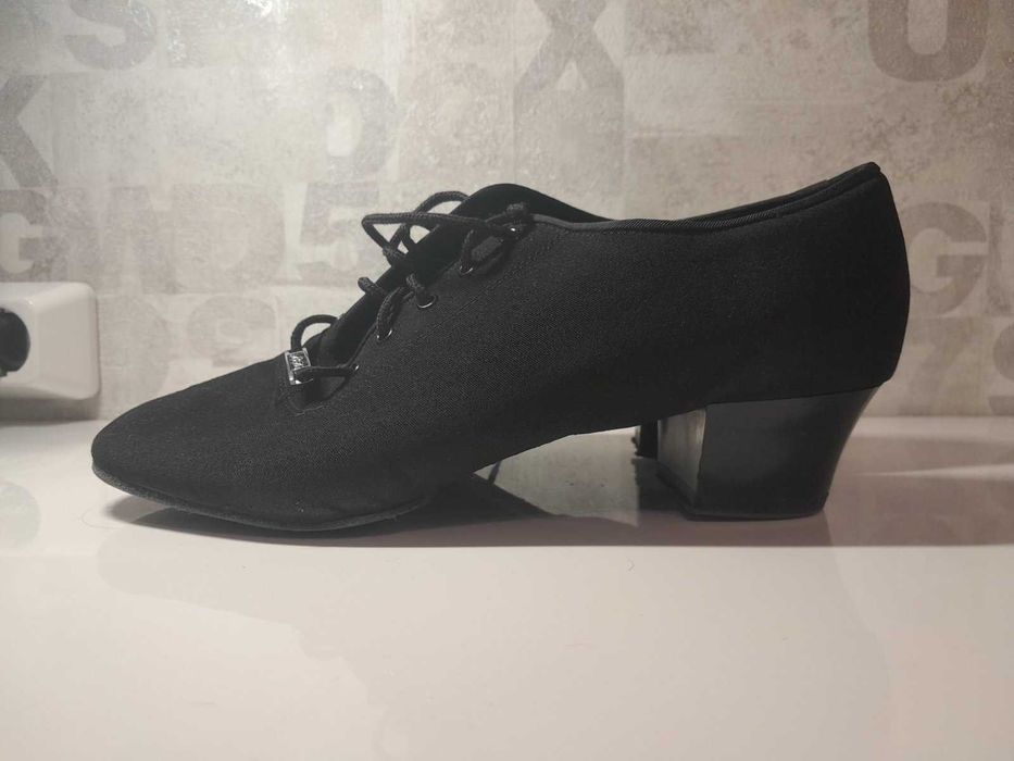 Обувки за спортни танци за момче