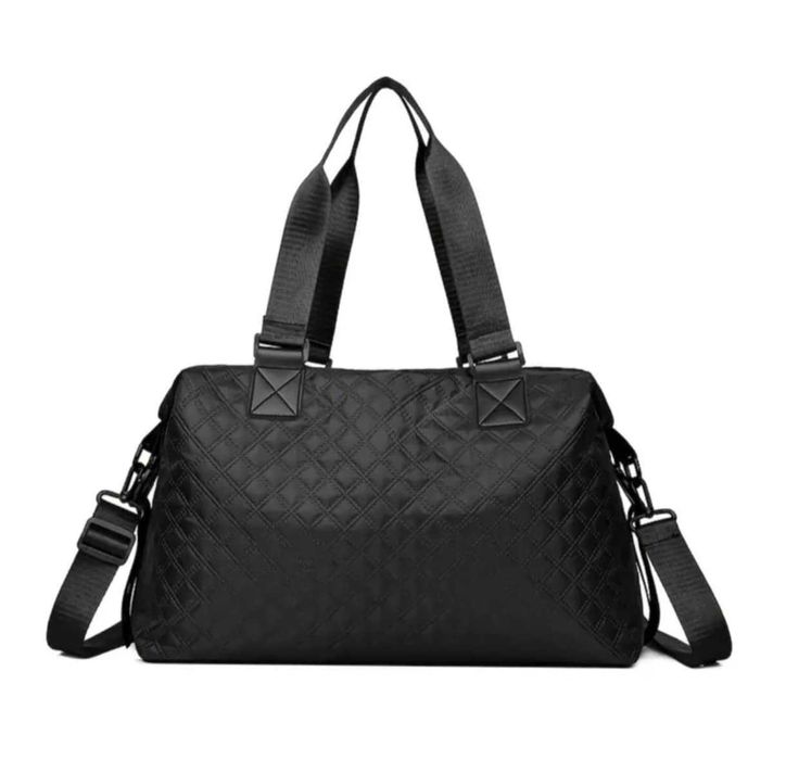 Страхотна голяма дамска чанта, подходяща за всеки ден или за пътуване