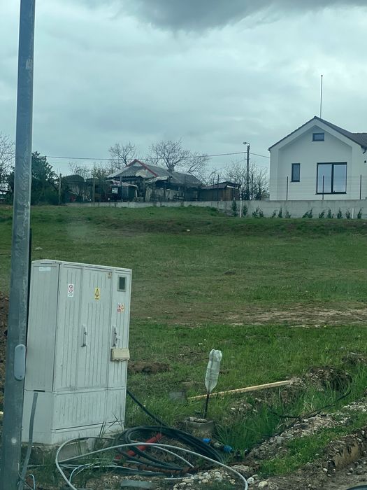 Vând teren intravilan