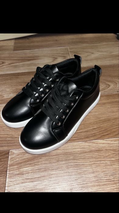 продам новые кеды