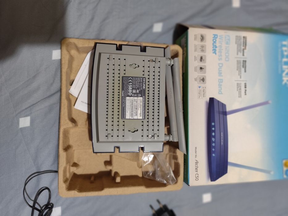 Router Tenda și două routere TPLink utilizate