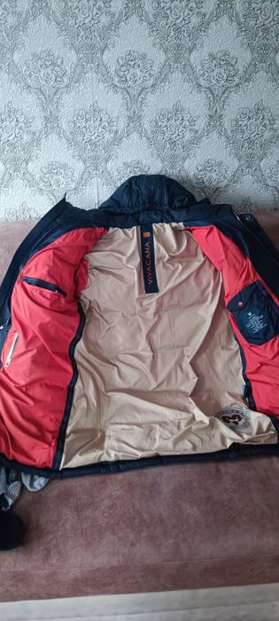 Продам.    пуховик