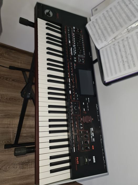 Orgă korg Pa 4x plus stativ