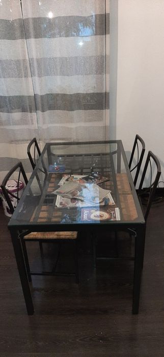 Vand masa de bucatarie IKEA din sticla cu 4 scaune