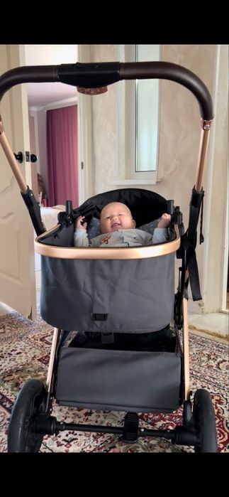 Десткая коляска в хорошом качестве