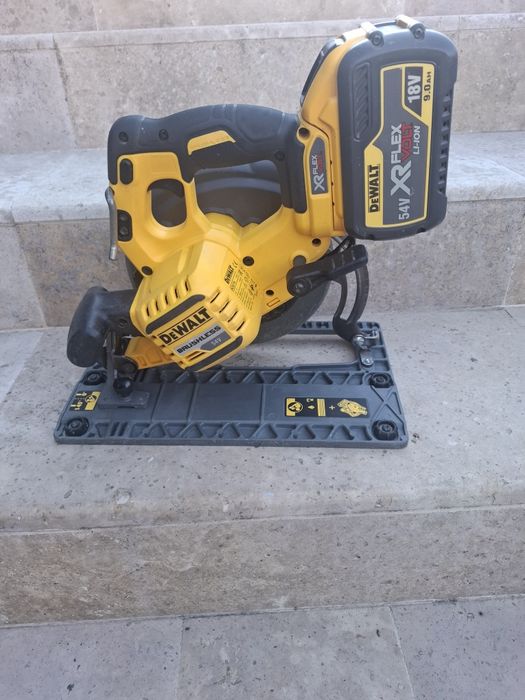 Circular DeWalt DCS 576