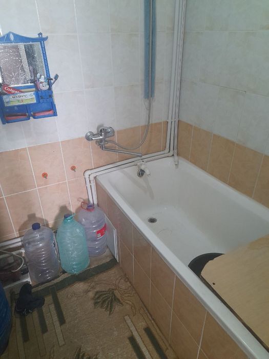 Yangi qurilgan uylardan 2xonali aeroport yo‘lida