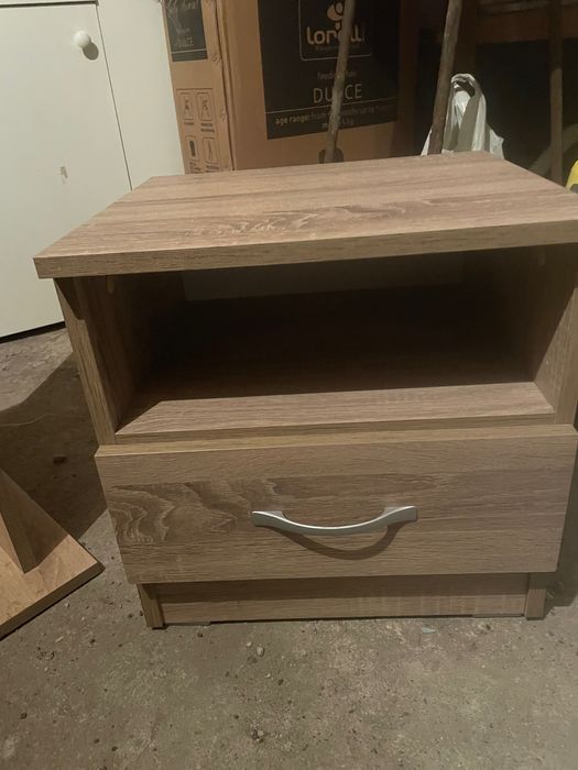 стилно нощно  шкафче