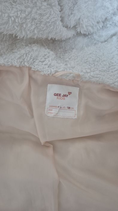 Продам зимний пуховик детский