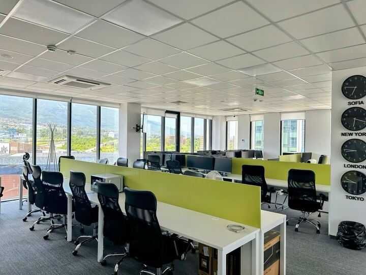 Дава се под наем Офис в София, Младост 4 - 627 кв.м за 9405 € - Снимка #1