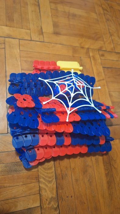 Traseu cu spider-man.