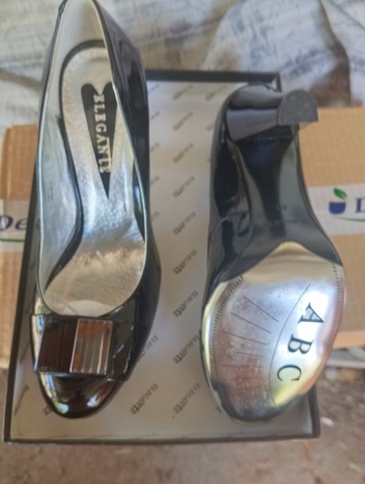 Продается женские туфли 40раз