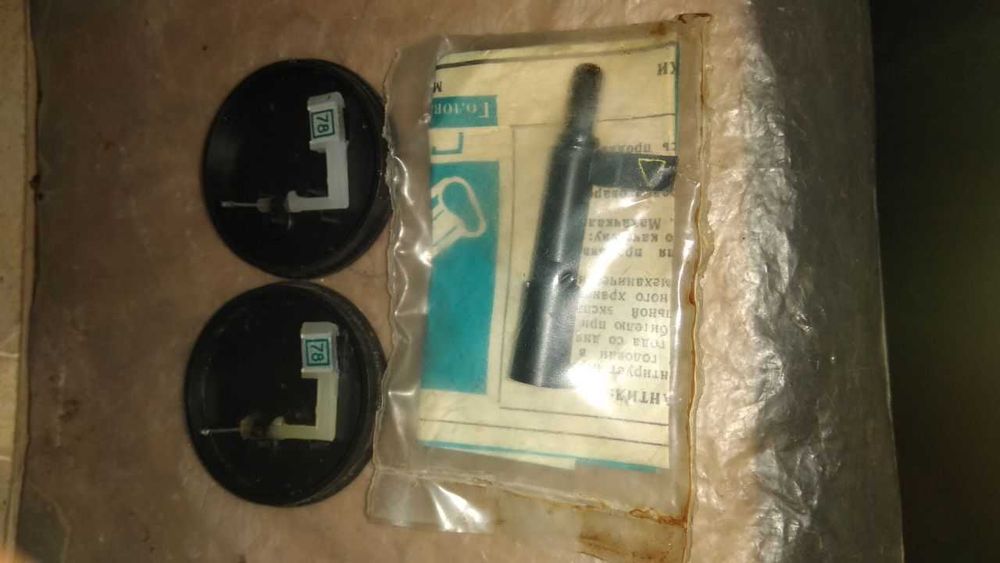 иглы для виниловых проигрывателей.новые