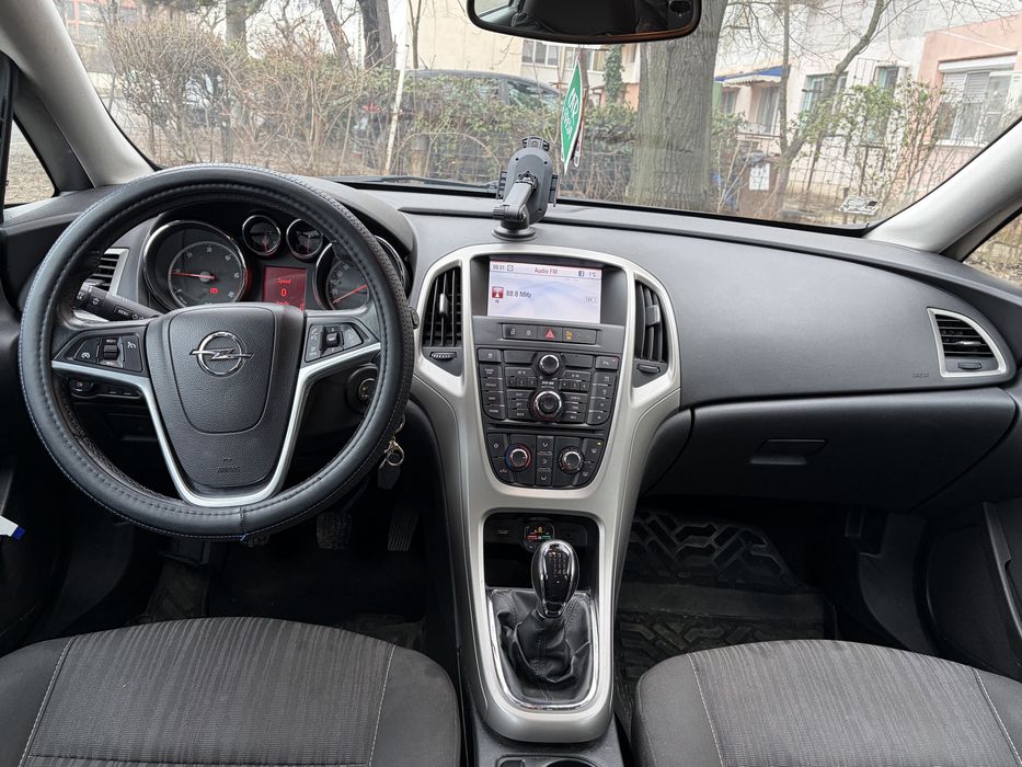 Opel Astra J 1.7 CDTI 110 CP | 2011 | Pilot automat| 6 trepte | senzori parcare