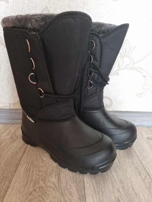 Резиновые мужские сапоги