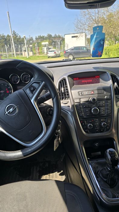 Opel Astra J 2012 1.6 benzina