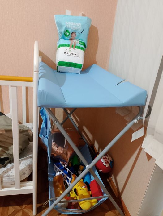Продам пеленальный столик