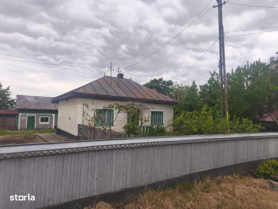 2 Case + 1600 mp Teren, zona centrala Balinesti, Siret