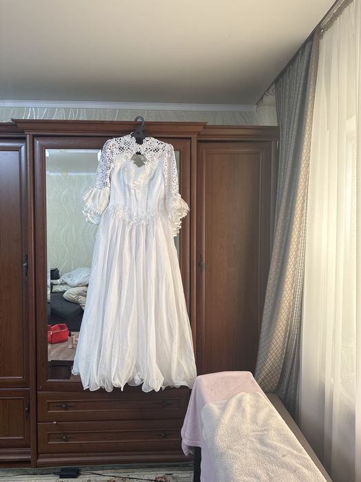 Свадебное платье 46-48 , продам