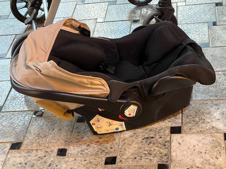 Детская коляска для машины