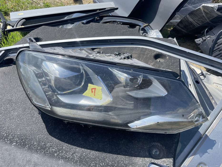 Десен фар Touareg Vw