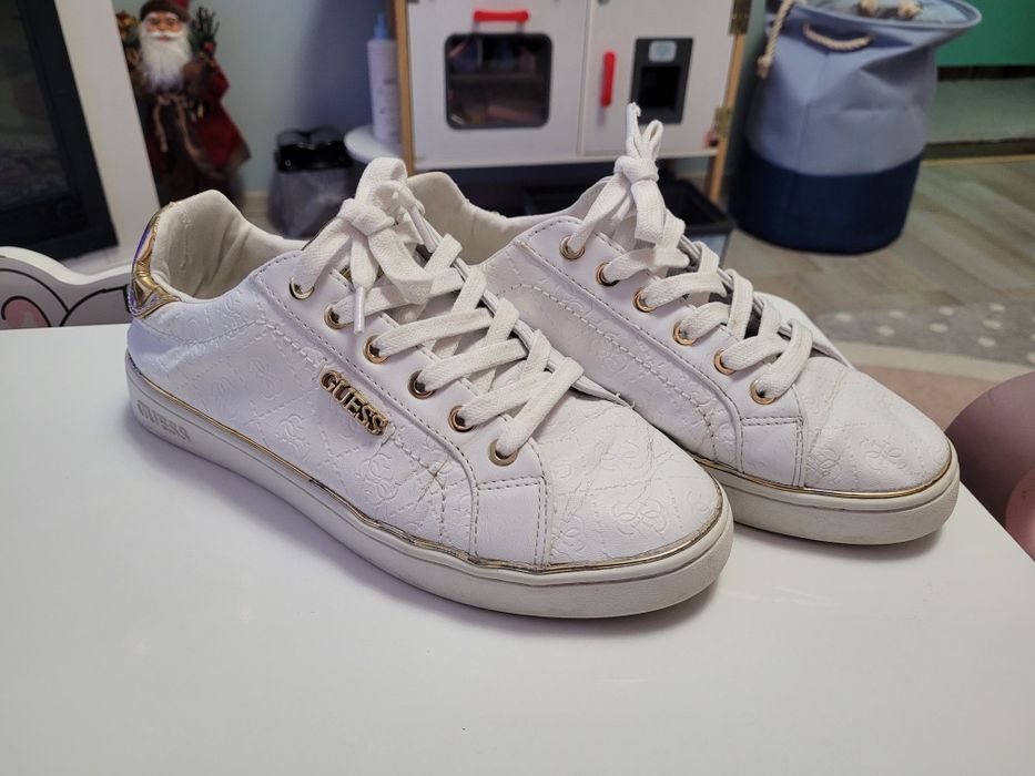 Кецове Guess черни и бели