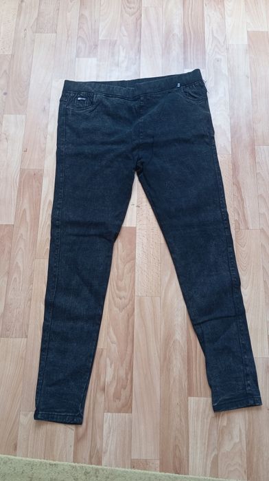 Джинсы темные осень