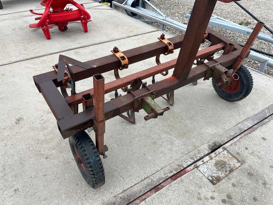 Prasitoare de tractor - Latime 1,5 m , Roti si Dinti Reglabili