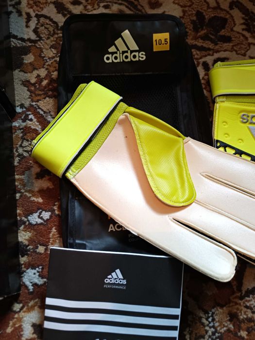 Жълти Футболни Бутонки Адидас + Ръкавици