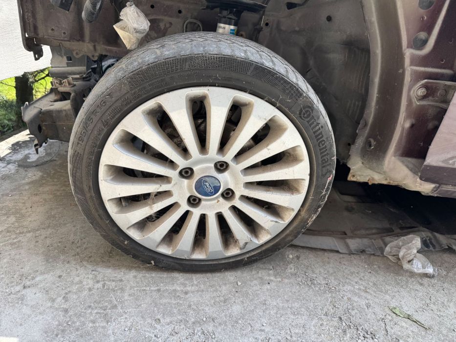Dezmembrez Ford Fiesta – multe piese disponibile!