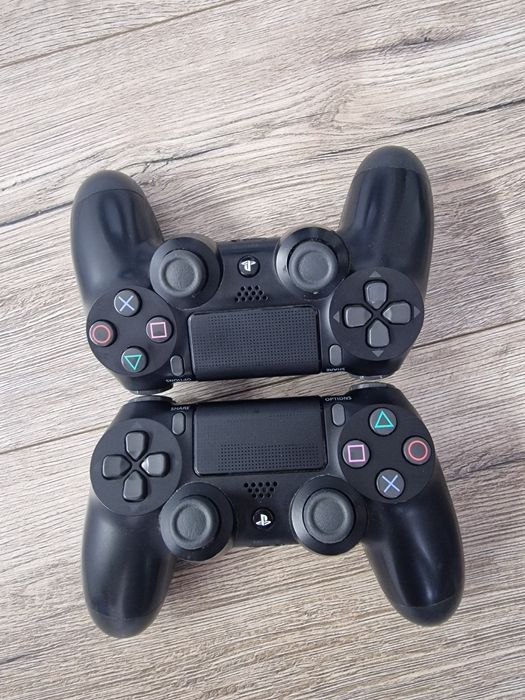 Vând PS4 Slim 500 GB