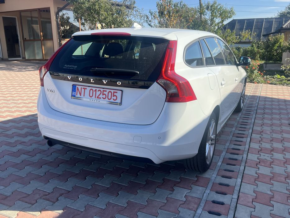 VOLVO V60 2015 — imagine 5