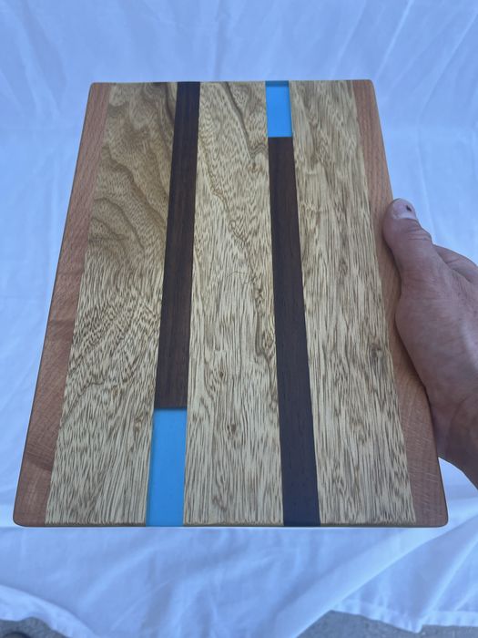 Луксозни дъски и плотове от масив и висококачествена епоксидна смола
