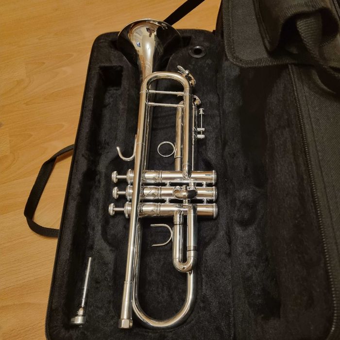 Vând trompeta Thomann TR 500 S Bb