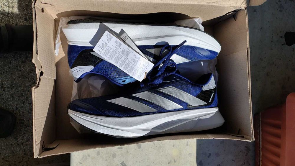 Маратонки adidas, номер 44, стелка 28 см, НОВИ! Левски