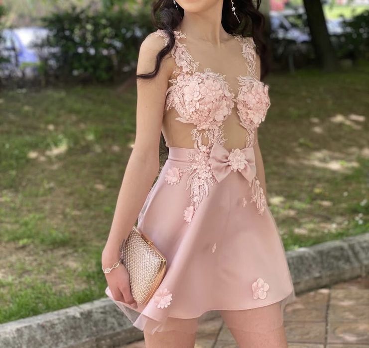 Къса розова  бутикова рокля уникална носена само веднъж хс размер