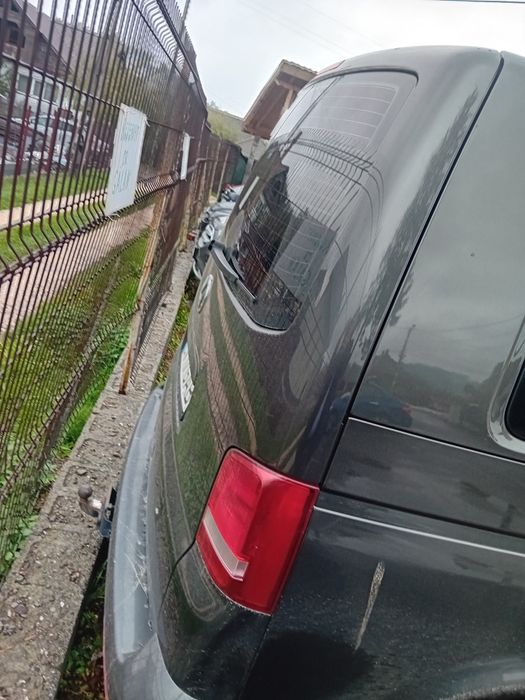 Se vinde autoturismul familiei