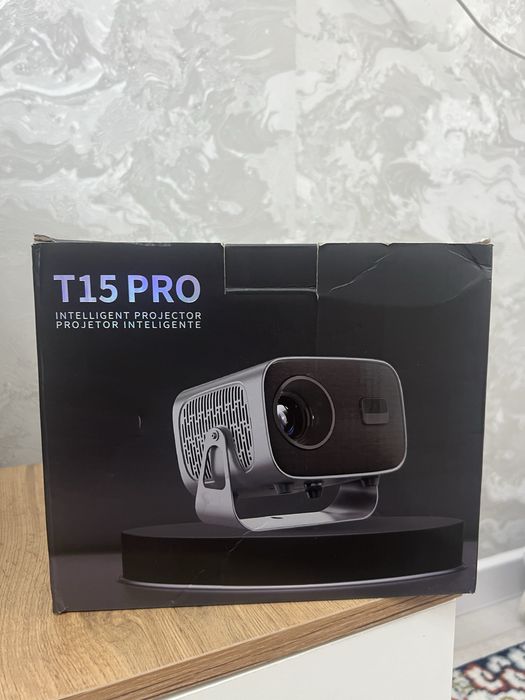 Продаю проектор домашний кинотеатр новая