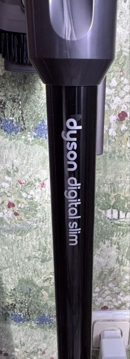Dyson digital slim пылесос.