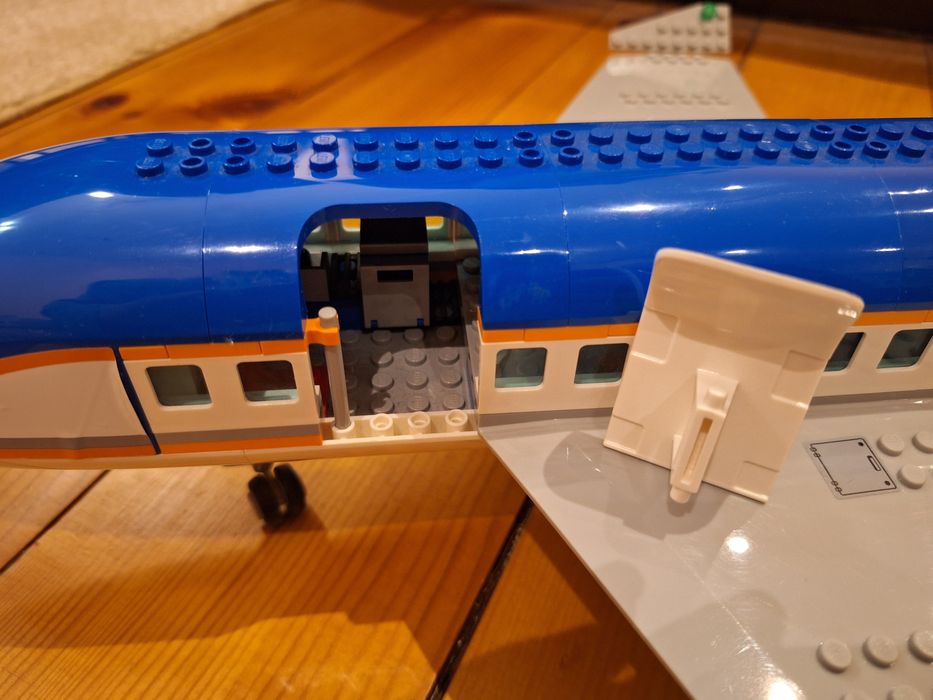 Конструктор LEGO City Airport: пътнически терминал (60104)