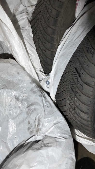 Jante BMW R17 cu Anvelope Nexen