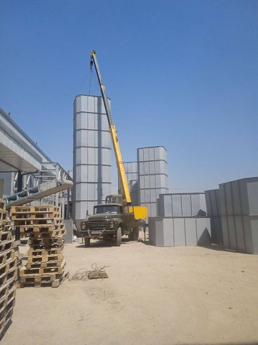 Mini kran zil xcmj 22 metr